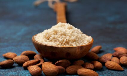Farina di mandorle: proprietà, benefici e usi in cucina